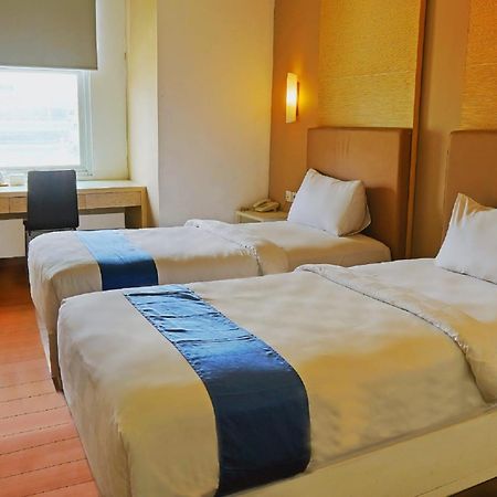 Terraz Tree Hotel Jakarta Luaran gambar