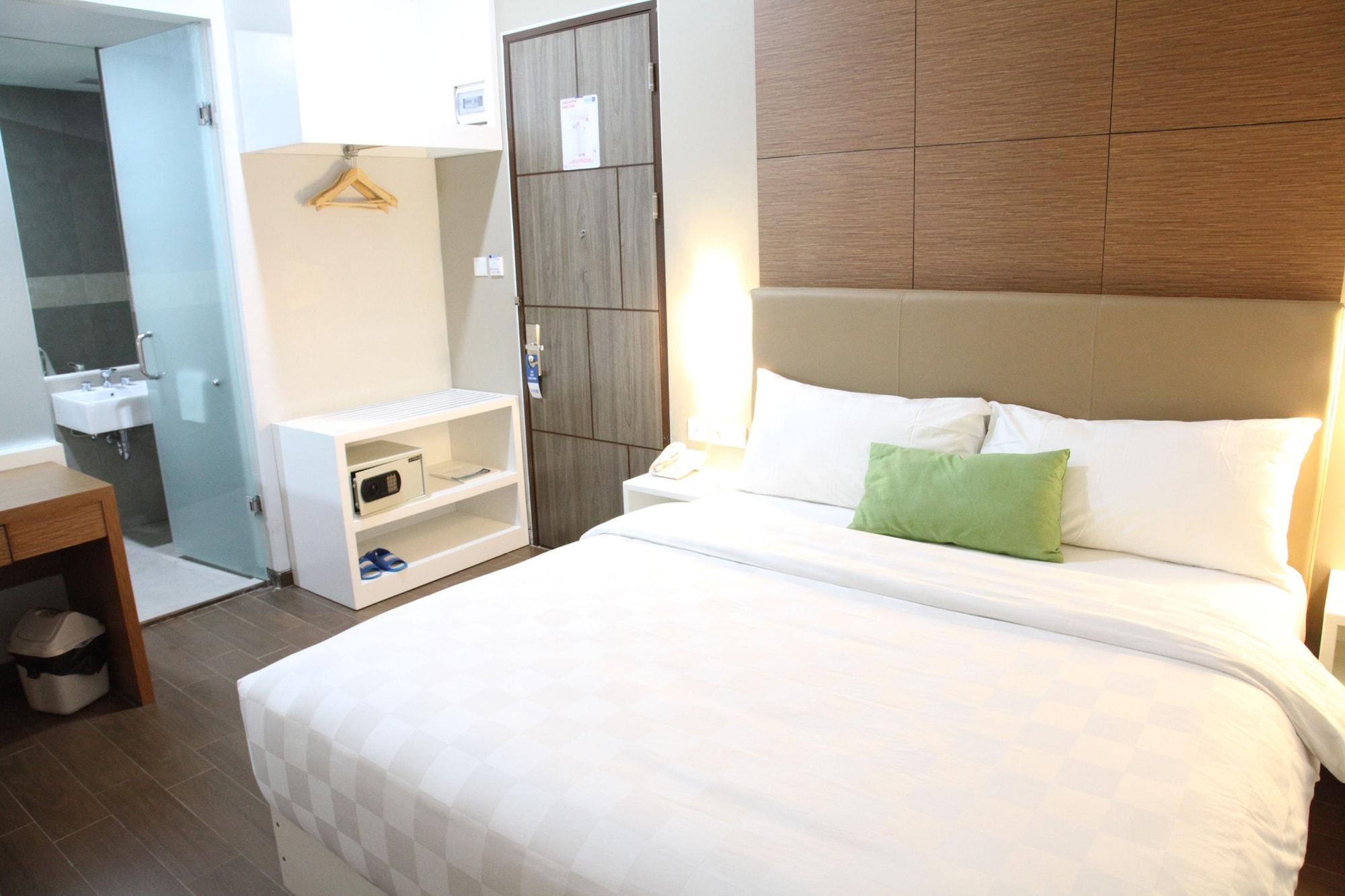 Terraz Tree Hotel Jakarta Luaran gambar