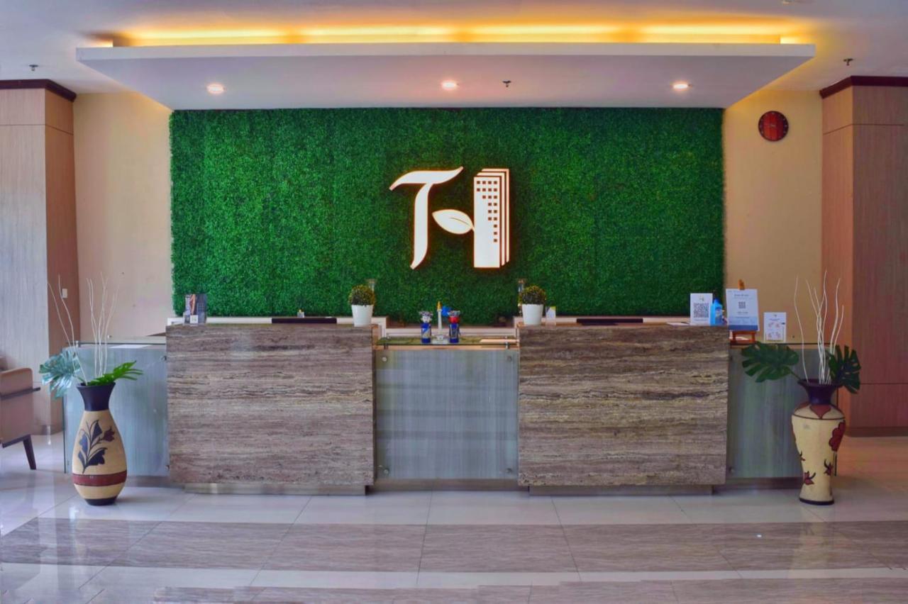 Terraz Tree Hotel Jakarta Luaran gambar