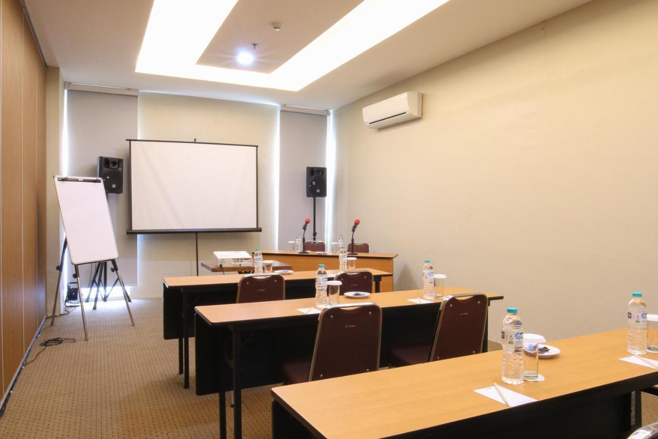 Terraz Tree Hotel Jakarta Luaran gambar