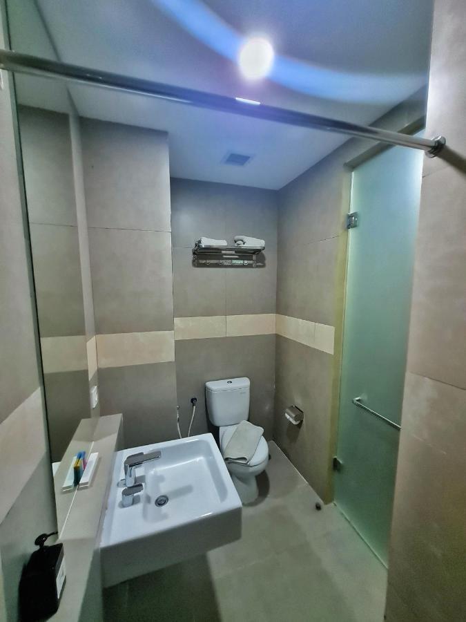 Terraz Tree Hotel Jakarta Luaran gambar