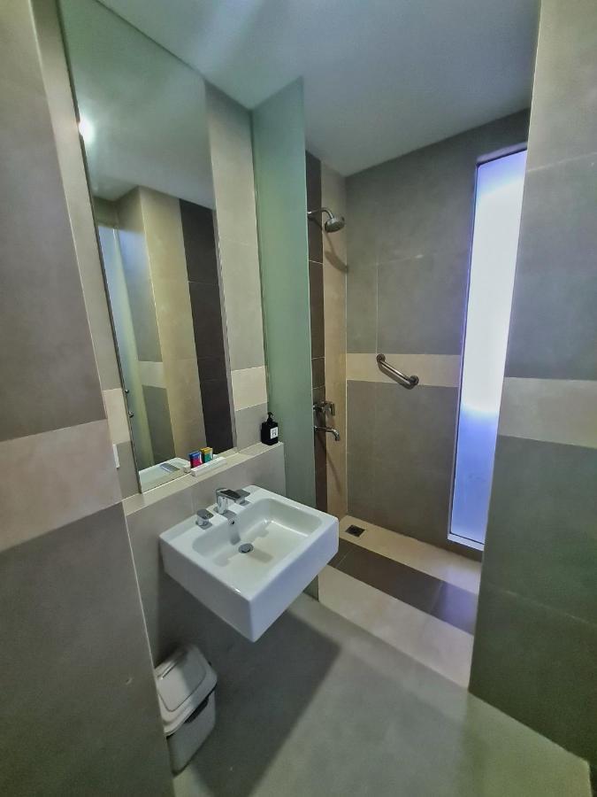 Terraz Tree Hotel Jakarta Luaran gambar