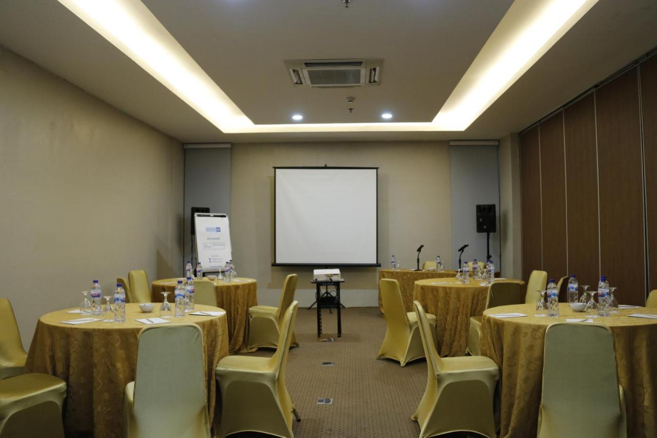 Terraz Tree Hotel Jakarta Luaran gambar