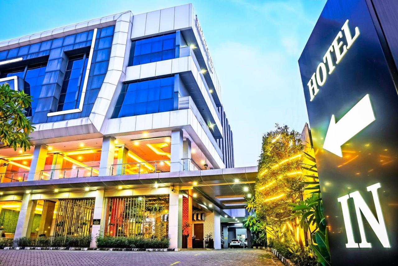 Terraz Tree Hotel Jakarta Luaran gambar