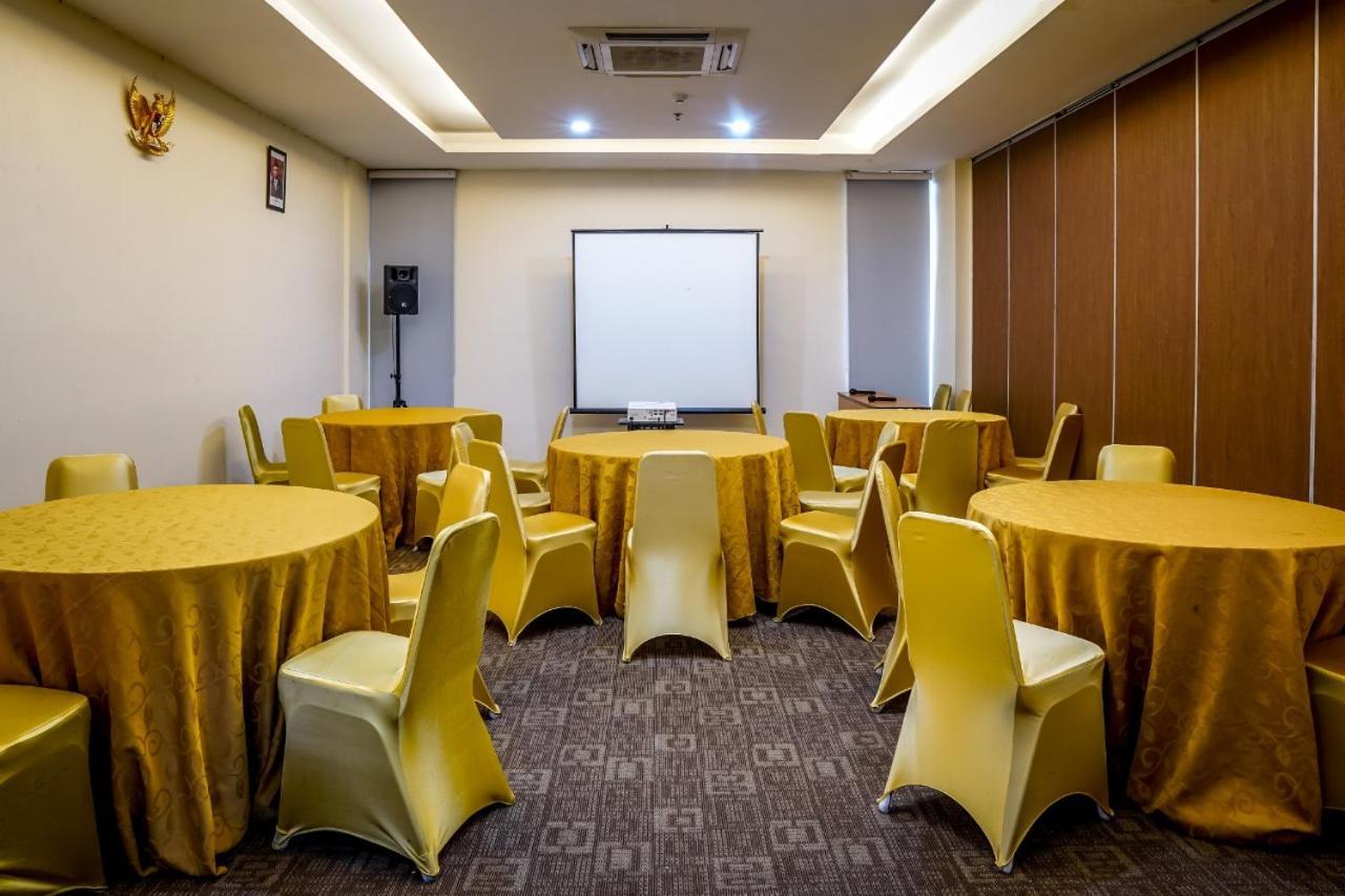 Terraz Tree Hotel Jakarta Luaran gambar