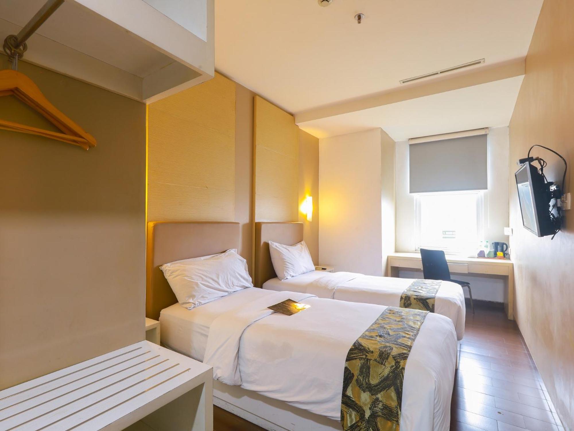 Terraz Tree Hotel Jakarta Luaran gambar
