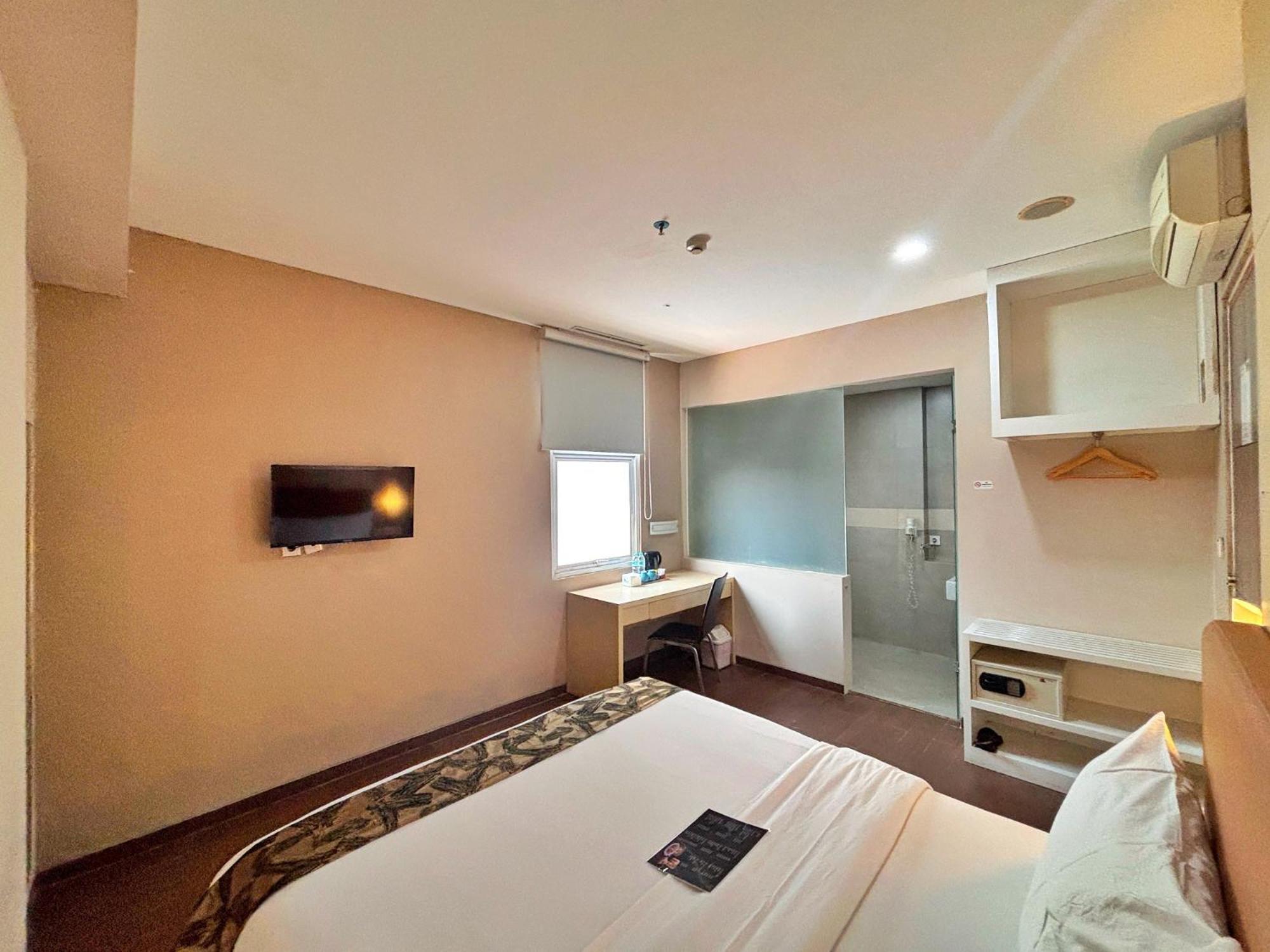 Terraz Tree Hotel Jakarta Luaran gambar