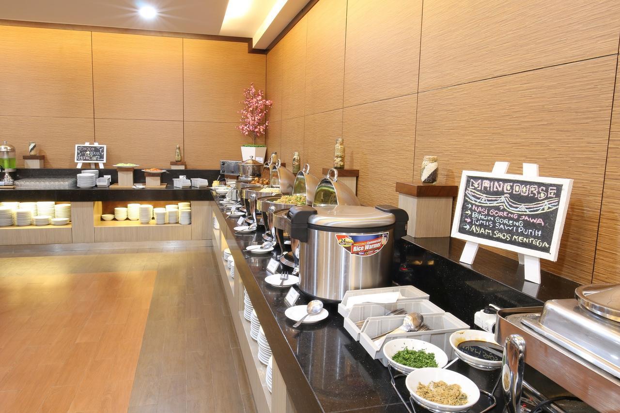 Terraz Tree Hotel Jakarta Luaran gambar