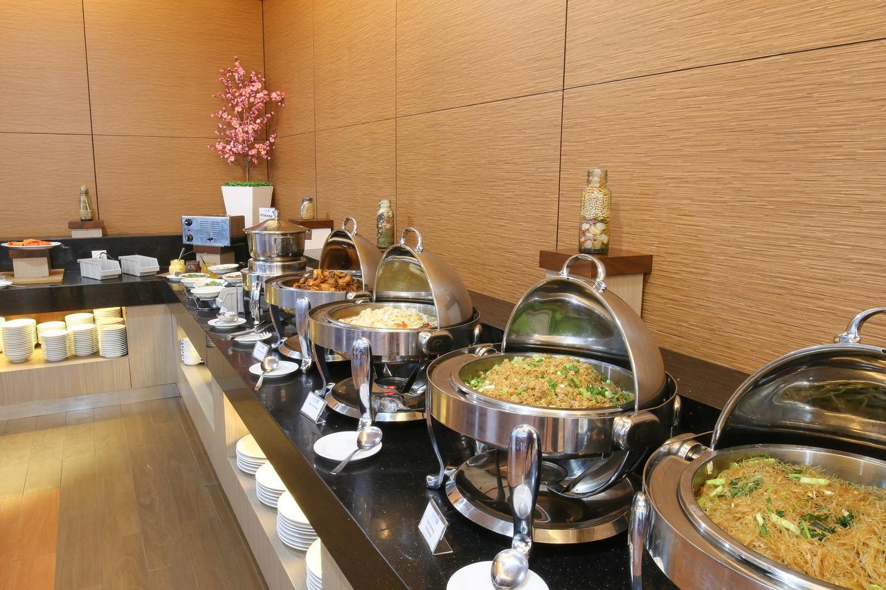 Terraz Tree Hotel Jakarta Luaran gambar